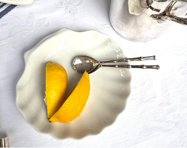 2 Keramieken schelpschaaltjes - 2 Ceramic shell-shaped dishes