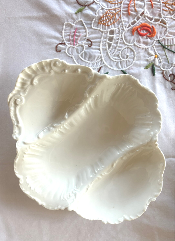 Prachtige porseleinen schaal Limoges France - Beautiful porcelain serving dish Limoges France
