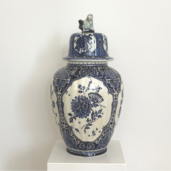 Dekselvaas voor Royal Sphinx door Boch- Lidded vase Royal Sphinx by Boch