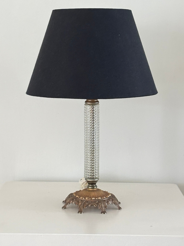 Oude tafellamp met kristallen voet - Antique table lamp with elegant crystal base