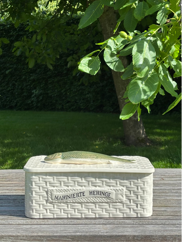 Terrine/doos ‘Marinierte Heringe’ - Terrine/box ‘Marinierte Heringe’