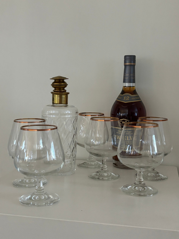 6 Cognacglazen met goudkleurige/koperen rand - 6 Cognac glasses with gold-toned/copper rim