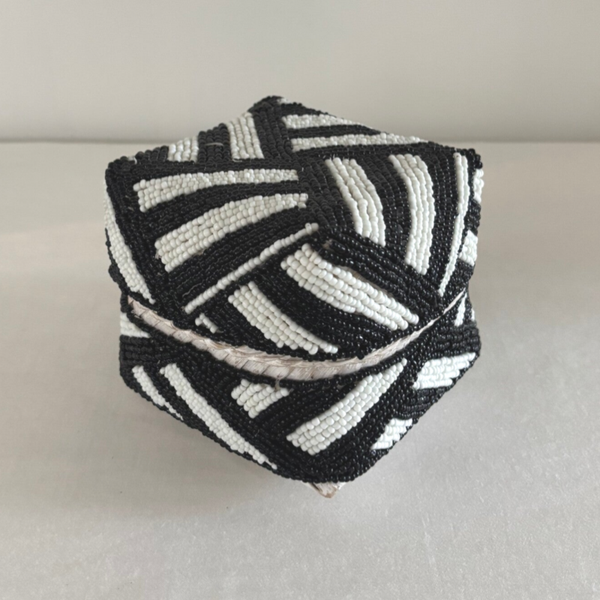 Kralenmandje - Beaded basket