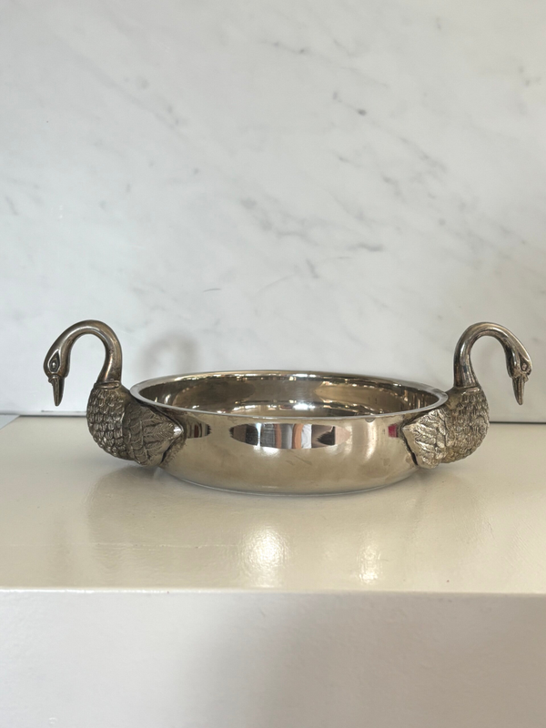 Elegant schaaltje met zwanen - Elegant dish with swan handles