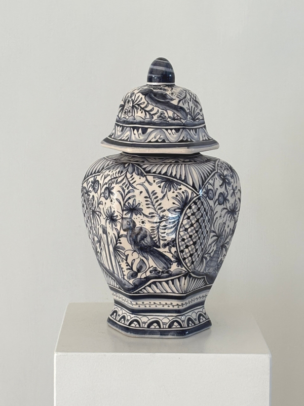 Handbeschilderde dekselpot - Hand-painted lidded jar