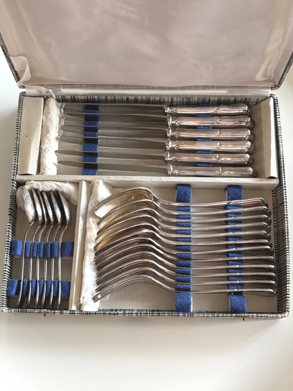 24-Delige verzilverde bestekset - 24-Piece silver-plated cutlery set