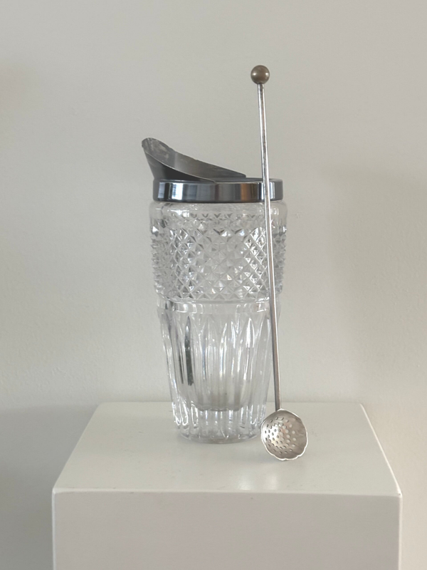 Elegante Crystal Strainer Pourer & verzilverde cocktaillepel - Elegant Crystal Strainer Pourer & silver-plated cocktail spoon