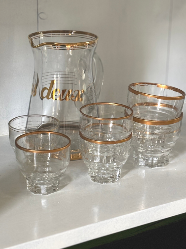 Franse glazen kan ‘Nous-Deux’ & 6 glaasjes - French glass carafe ‘Nous-Deux’ & 6 glasses