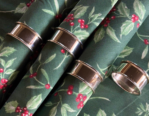 Set van vier verzilverde servetringen - Set of four silver-plated napkin rings