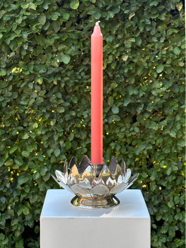 Verfijnde verzilverde pique-fleur met kandelaar - Elegant silver-plated pique-fleur with an candle holder