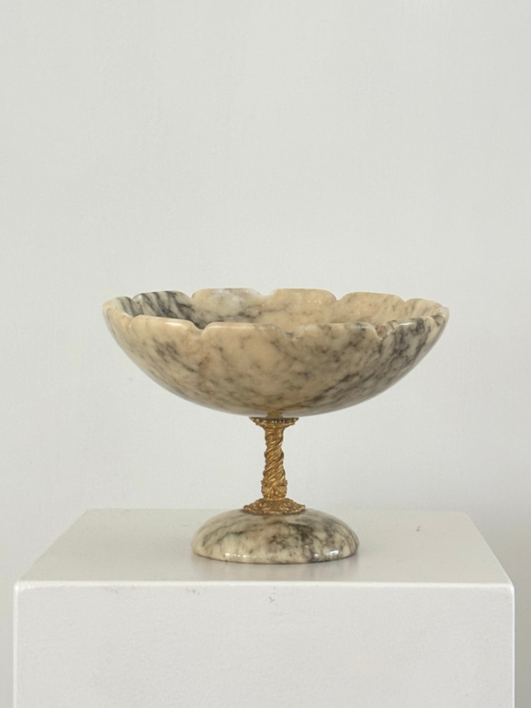 Antiek marmeren schaaltje op vergulde voet - Antique marble dish on gilt base