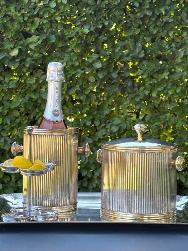 Elegante set bestaande uit een verzilverde Franse wijnkoeler & bijpassende ijsemmer - Elegant set comprising a French silver-plated wine cooler & matching ice bucket