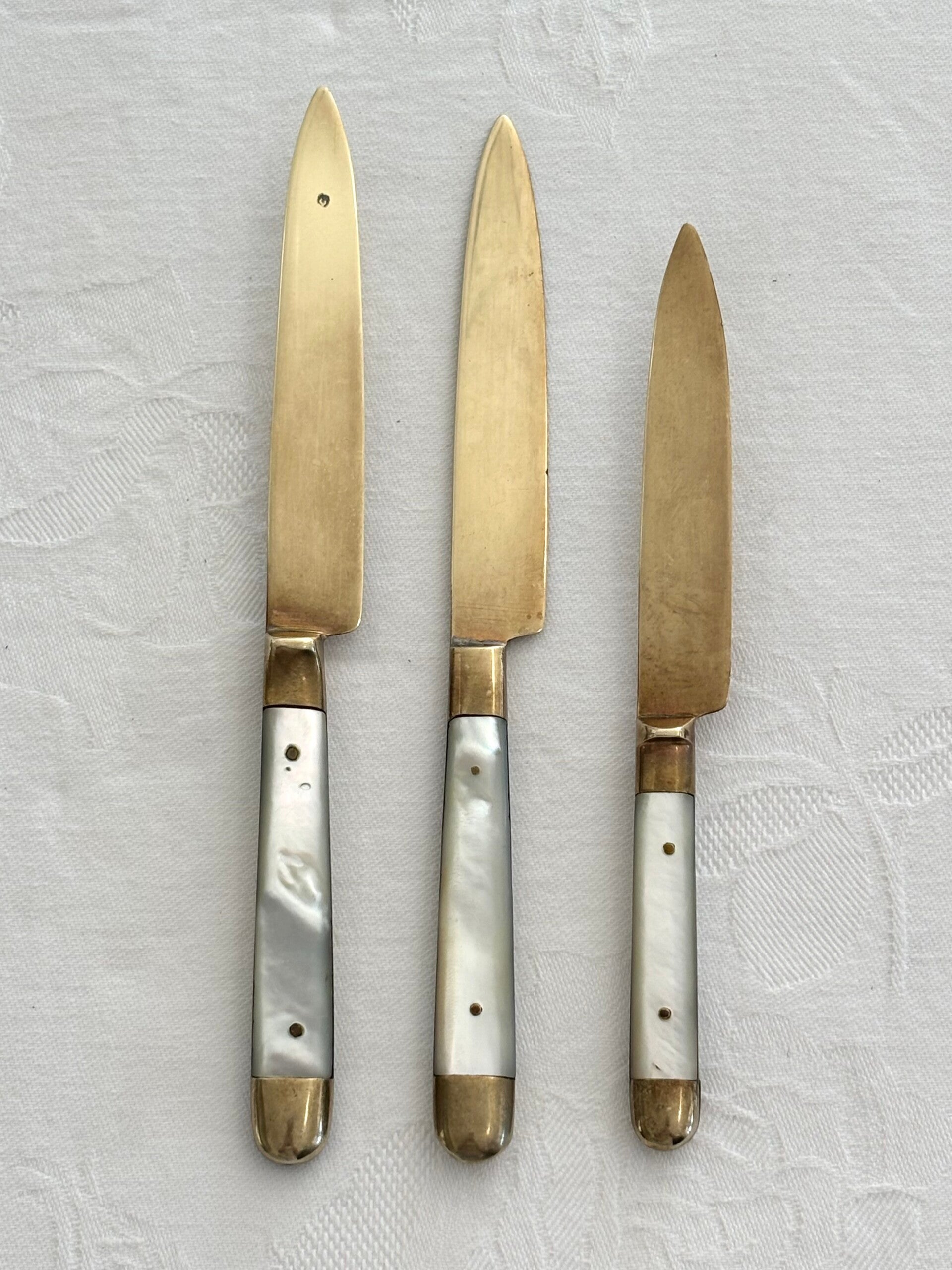 3 Franse brons/parelmoeren mesjes - 3 French bronze/mother-of-pearl knives