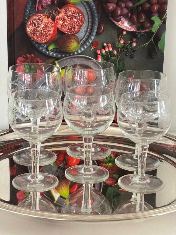 6 Wijnglazen met feestelijk decor - 6 Wine glasses with festive decor