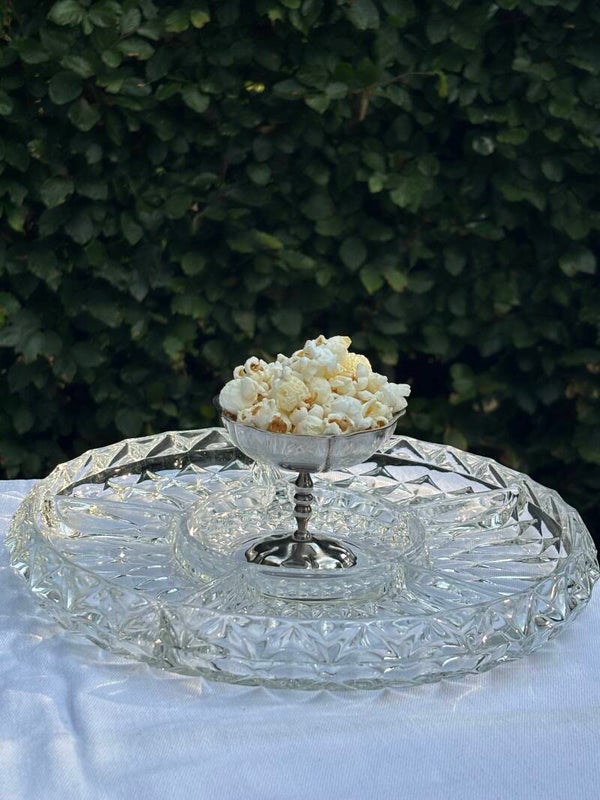 Groot glazen serveerplateau met praktische vakverdeling - Large glass serving platter with divided sections