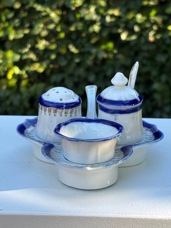 Prachtig antiek porseleinen tafelstel - Beautiful antique porcelain condiment set