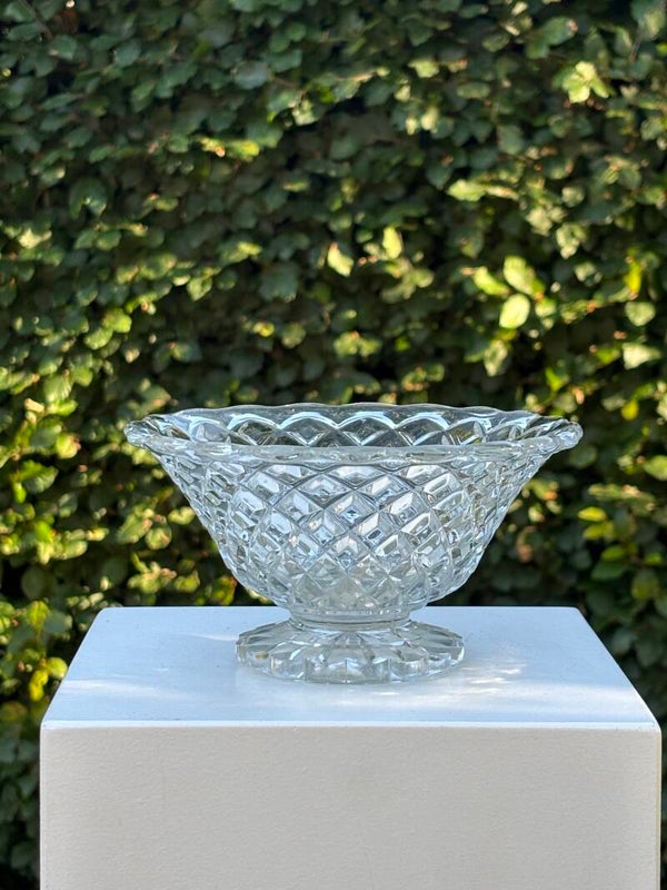 Elegant glazen schaaltje op voet - Elegant glass pedestal bowl