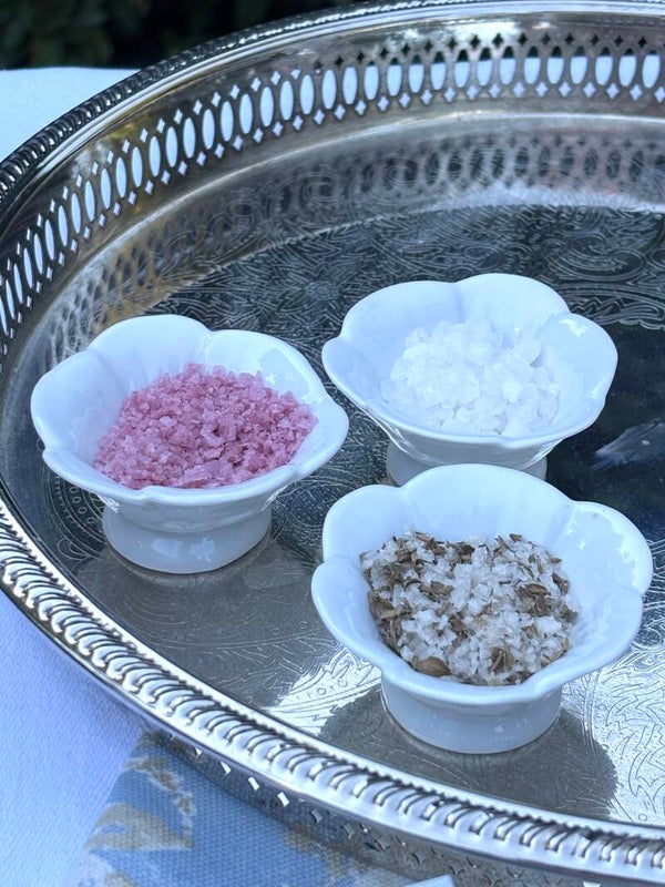 Charmant porseleinen zoutvaatje - Charming porcelain salt cellar