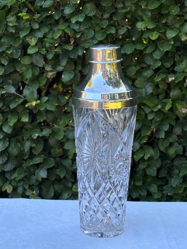 Grote antieke kristallen cocktailshaker met een verzilverde dop - Impressive antique crystal cocktail shaker with a silver-plated cap