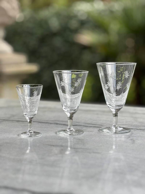 Schitterende 24-delige kristallen glazenset 'sterretjes' (8 persoons) - Beautiful 24-piece Mid Century crystal glass set 'Stars' (8 persons)