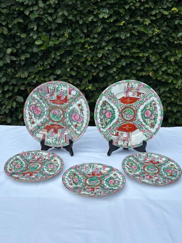 5 Handgeschilderde Chinese porseleinen sierborden in Rose Medallion-stijl - 5 Hand-painted Chinese porcelain decorative plates in Rose Medallion style
