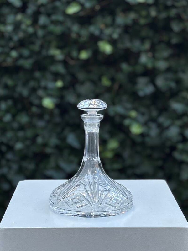 Kristallen karaf met fijn geslepen motief - Crystal decanter with finely cut design