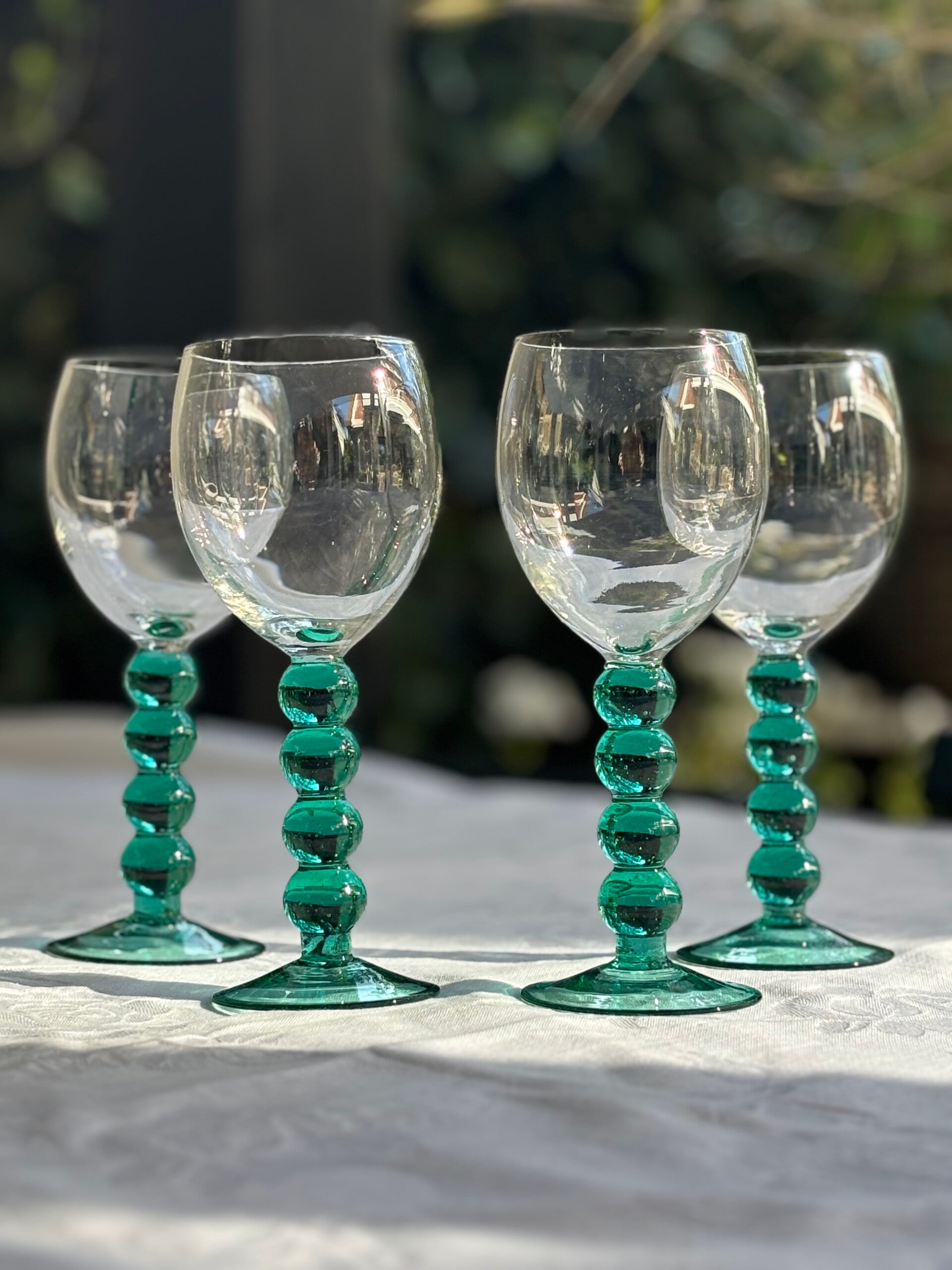 4 Grote wijnglazen zeegroen - 4 large wine glasses sea green