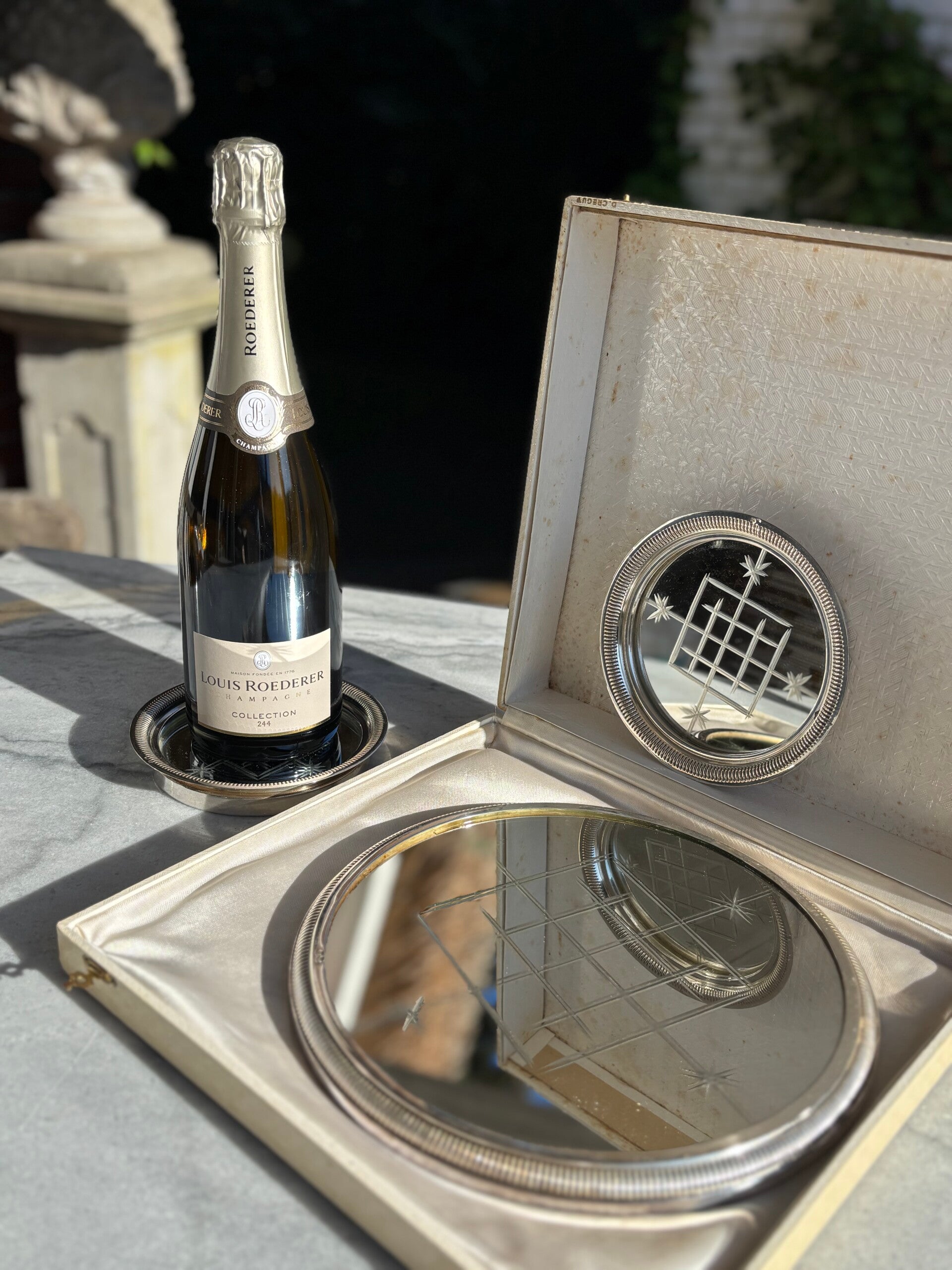 Antieke set met bijzonder geslepen spiegelglas - Antique set with beautifully cut mirrored glass