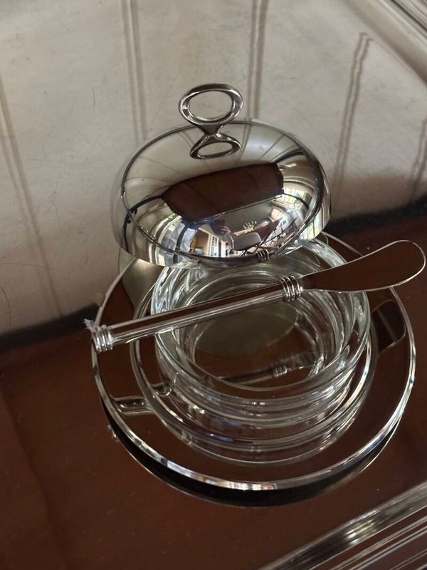 .Elegant verzilverd botervlootje & botermesje - Elegant silver-plated butter dish & butter knife