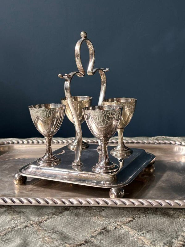 Klassieke verzilverde eierhouder - Classic silver-plated egg holder