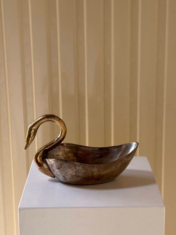 Vintage schaaltje in de vorm van een elegante zwaan - Vintage metal dish in the shape of an elegant swan