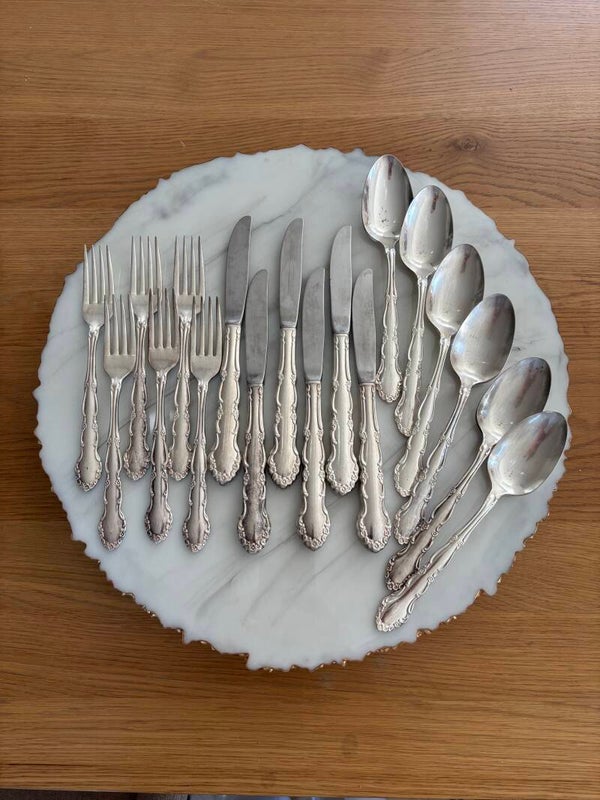 Elegante 18-delige verzilverde bestekset uit Engeland - Elegant 18-piece silver-plated cutlery set from England