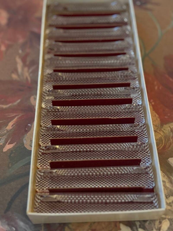 12 Kristallen messenleggers - 12 Crystal knife rests