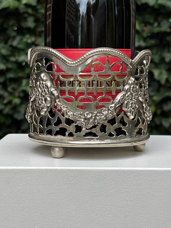 Rijkelijk versierde stijlvolle fleshouder - Elegant bottle holder
