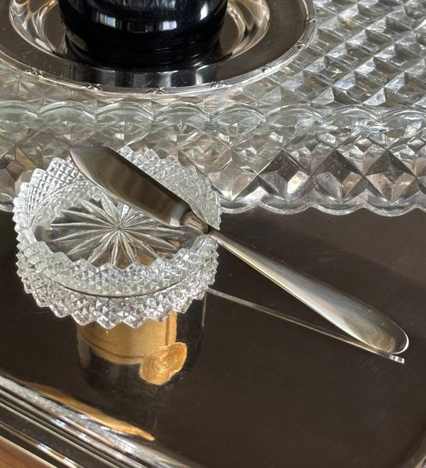 Elegant schaaltje met prachtig diamantslijpsel - Elegant dish with beautiful diamond-cut detailing