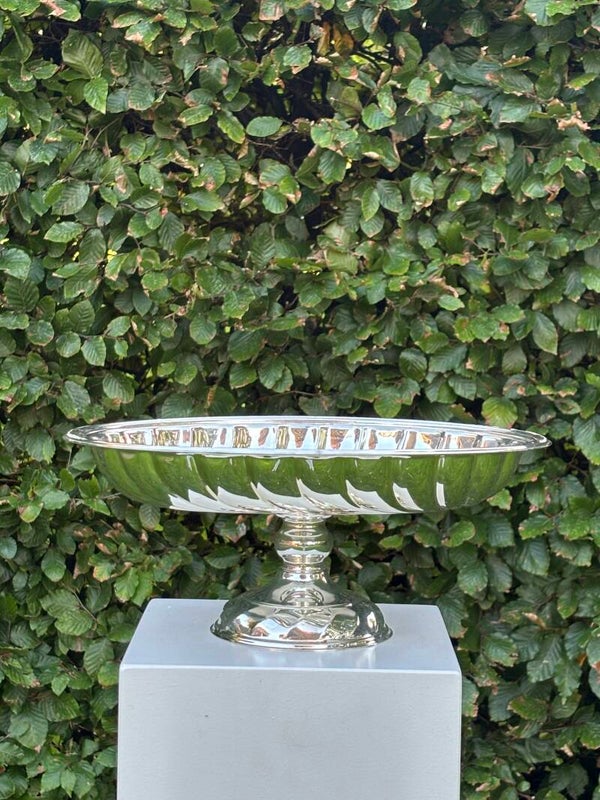 Elegante verzilverde ovale schaal op voet - Elegant silver-plated oval pedestal dish