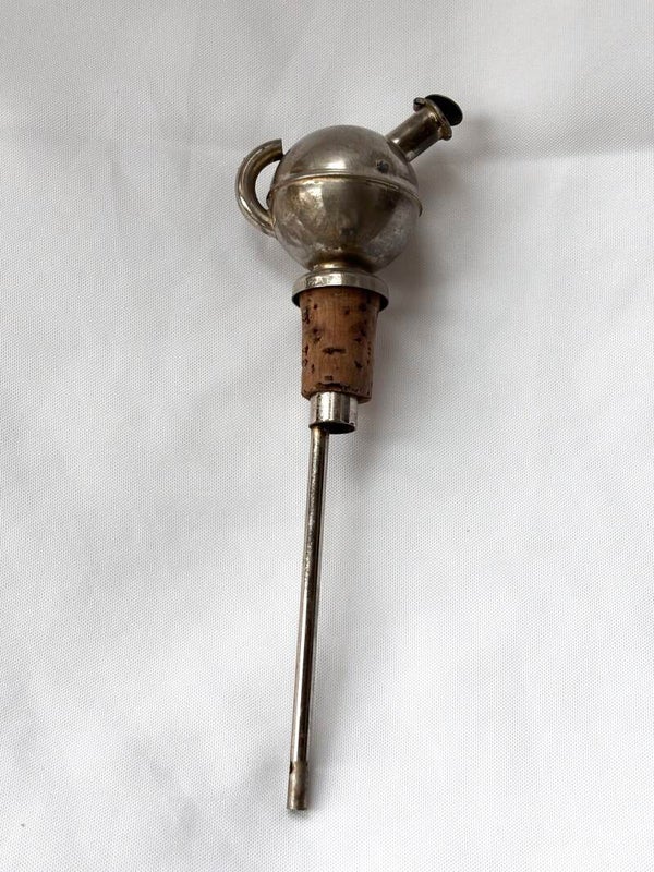 Flesdoseerder uit de Franse Art Deco-periode - Bottle pourer from the French Art Deco period