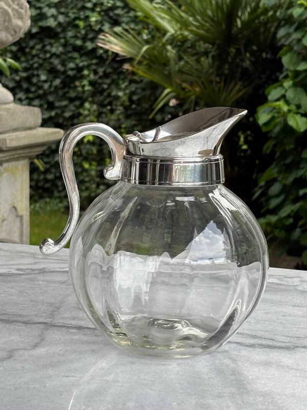 Kristallen waterkaraf met verzilverde handgreep - Crystal water carafe with a silver-plated handle