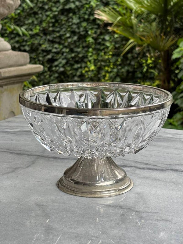 Schaal op voet met verzilverde details - Pedestal bowl with silver-plated details