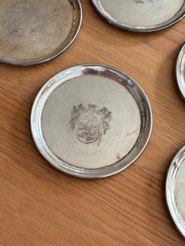 Verzilverde onderzetter ‘Leeuw’ - Silver-plated ‘Lion’ coaster