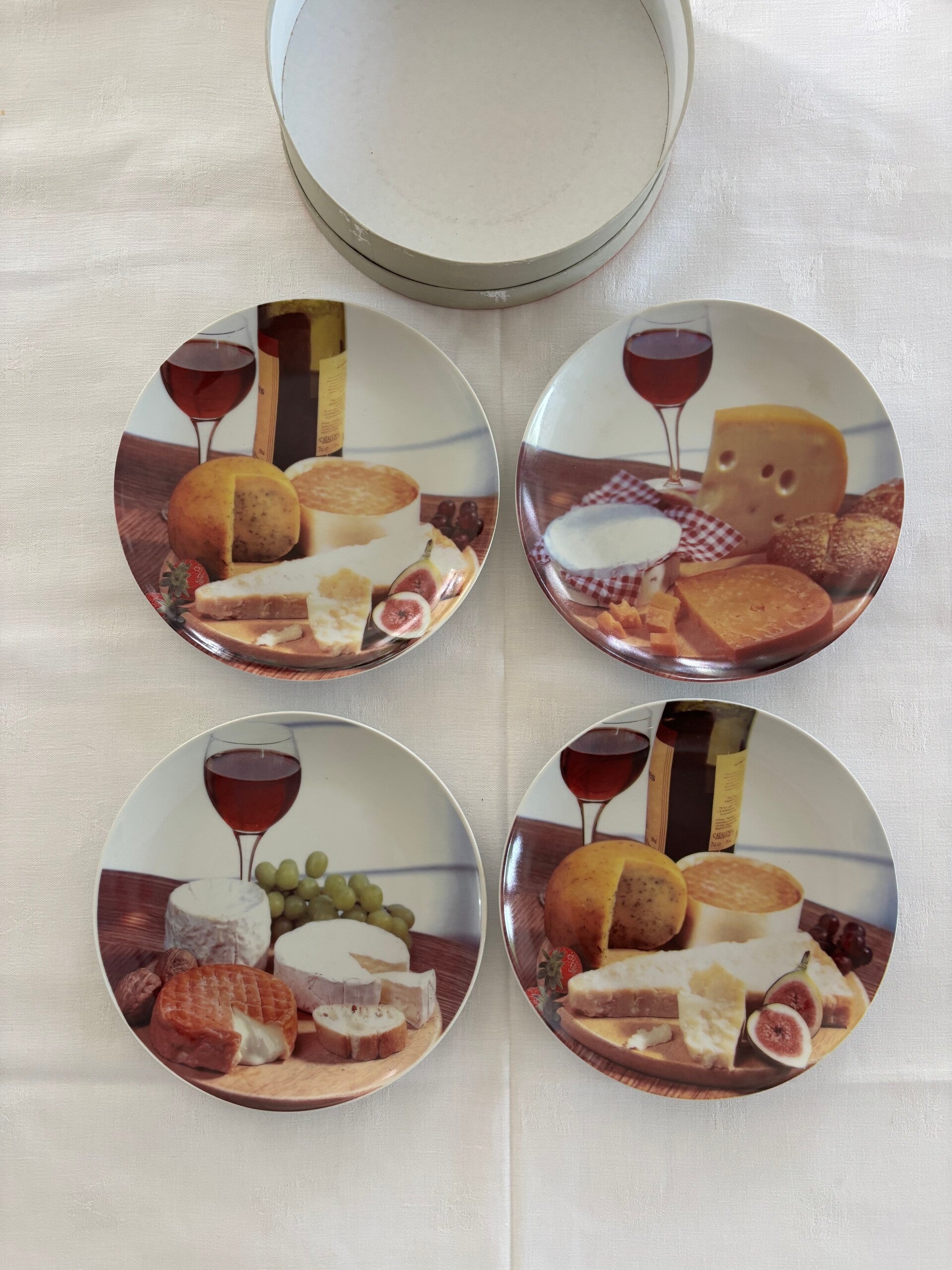 4 Porseleinen dessertbordjes - 4 Porcelain dessert plates