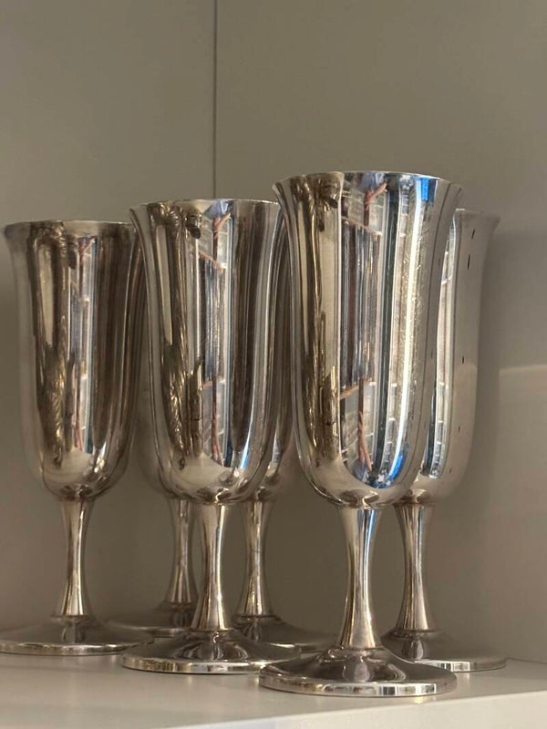 6 Verzilverde hoge Champagnecoupes - 6 Silver-plated tall Champagne coupes