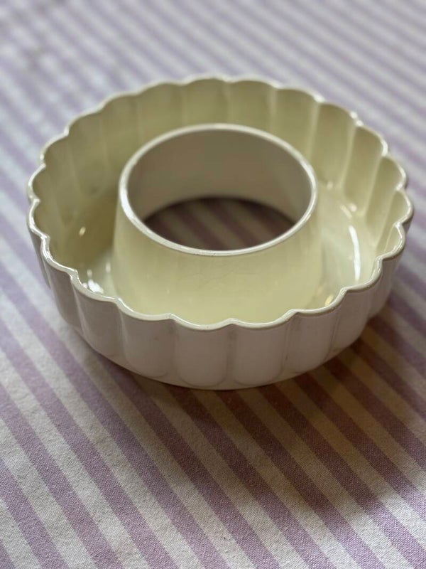 Antieke puddingvorm van Feinsteingutfabrik Max Roesler - Antique pudding mould by Feinsteingutfabrik Max Roesler