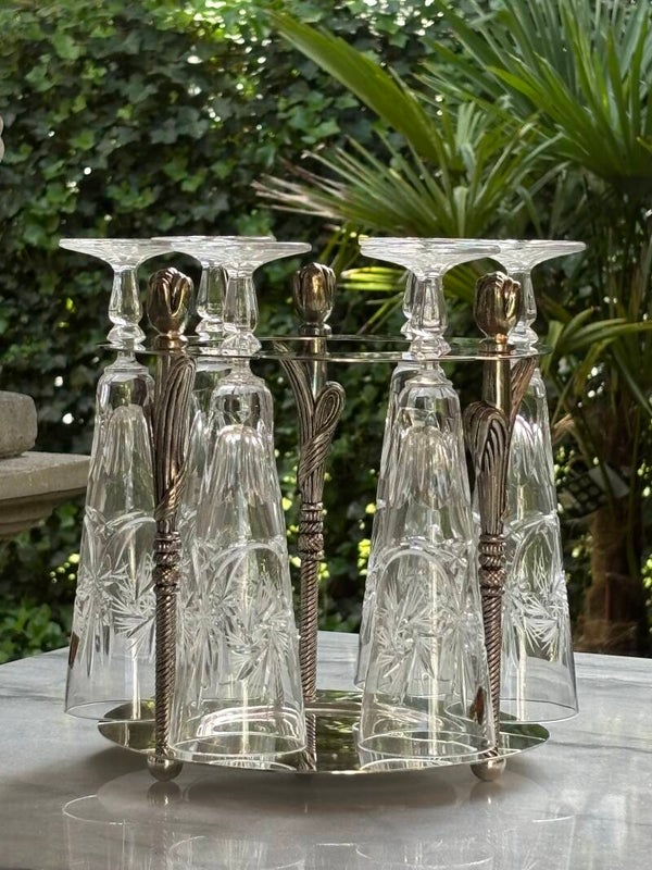 Verzilverde fleshouder 'tulp' & 6 Bohemian kristallen glazen - Silver-plated bottle holder 'tullip' & 6 Bohemian crystal glasses