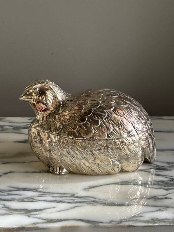 Verzilverde Mid-Century dekselpot 'kwartel' - Silver-plated Mid-Century lidded container 'quail'