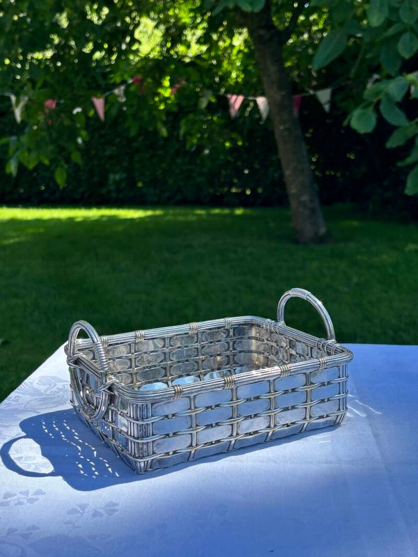 Verzilverde broodmand in de stijl van Christofle = Silver-plated bread basket in the style of Christofle