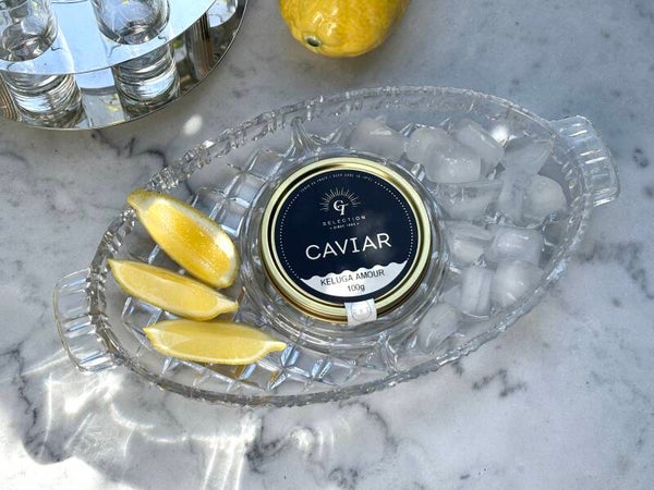 Elegante glazen schaal met vakverdeling - Elegant glass serving dish with divided compartments