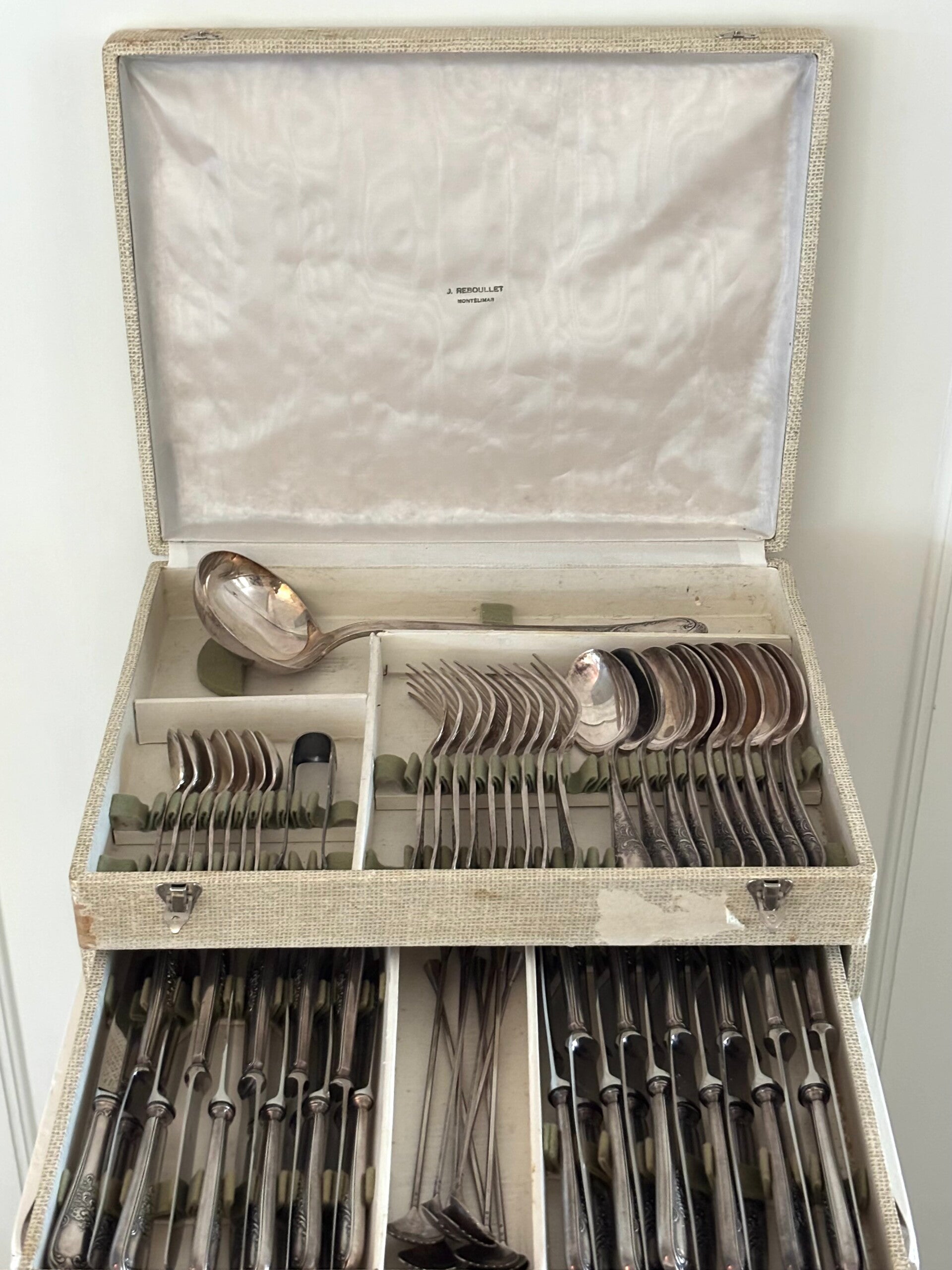 Verzilverde bestekset van J. Reboullet Guilde des Orfèvres - Silver-plated cutlery set by J. Reboullet Guilde des Orfèvres