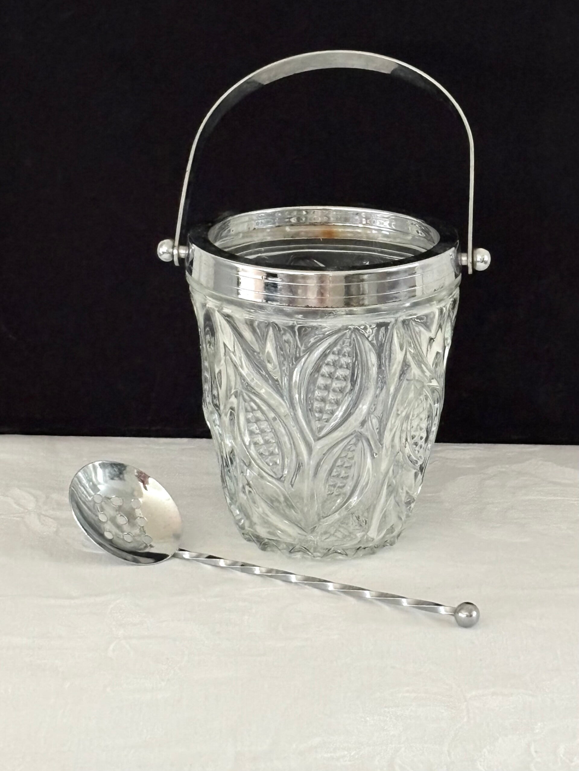 Elegante glazen ijsemmer met bijpassende ijslepel - Elegant glass ice bucket with matching ice scoop