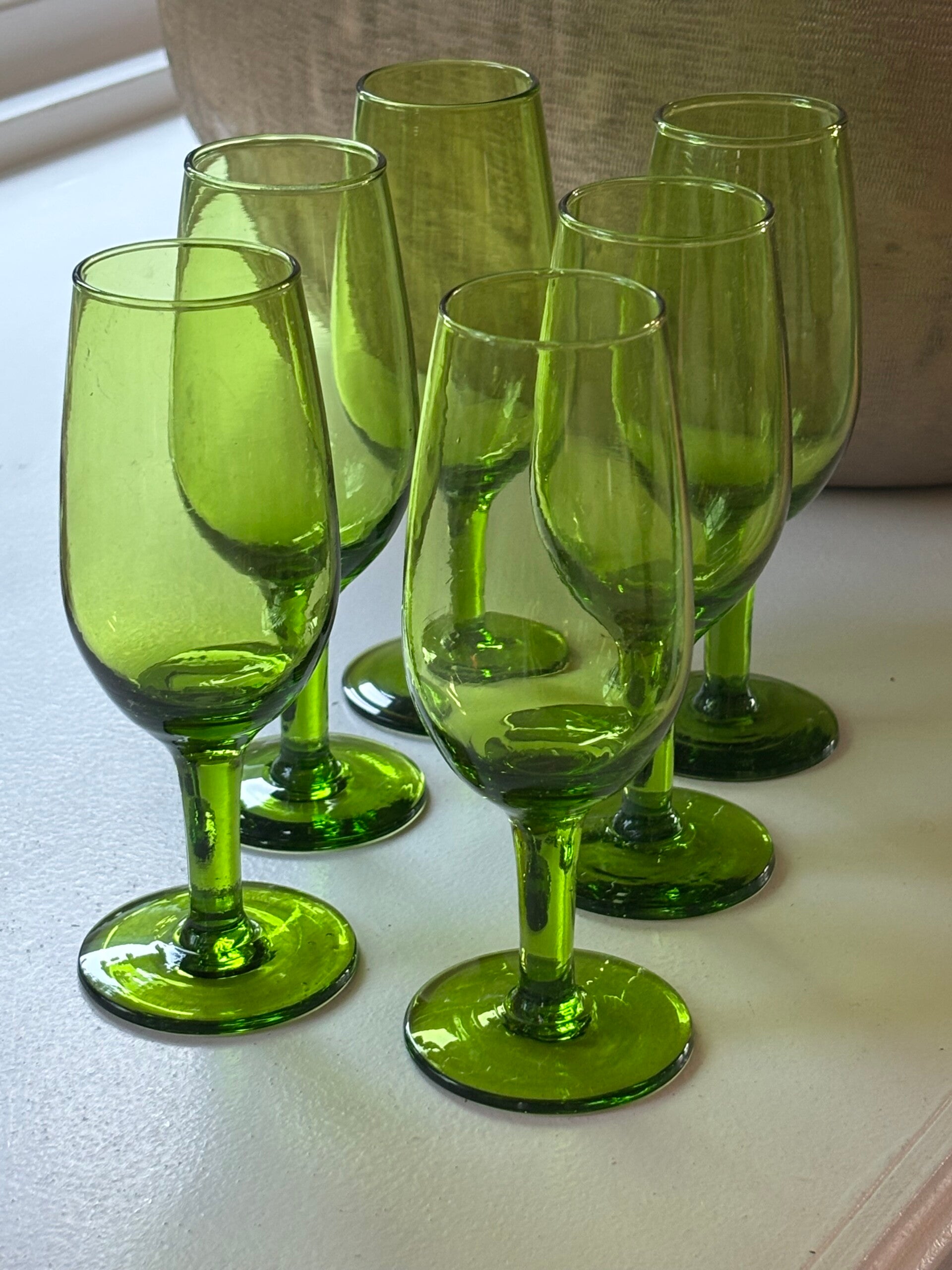 Elegante set van 6 sherryglazen - E legant set of 6 sherry glasses